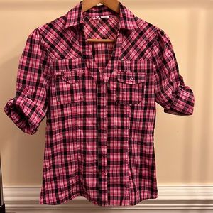 Bongo, junior’s large, button down shirt with v-neck and roll up 3/4 sleeves.